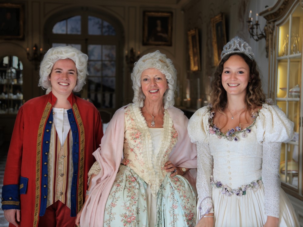 Theatrical Candlelight Tours "The Castle is on the move"